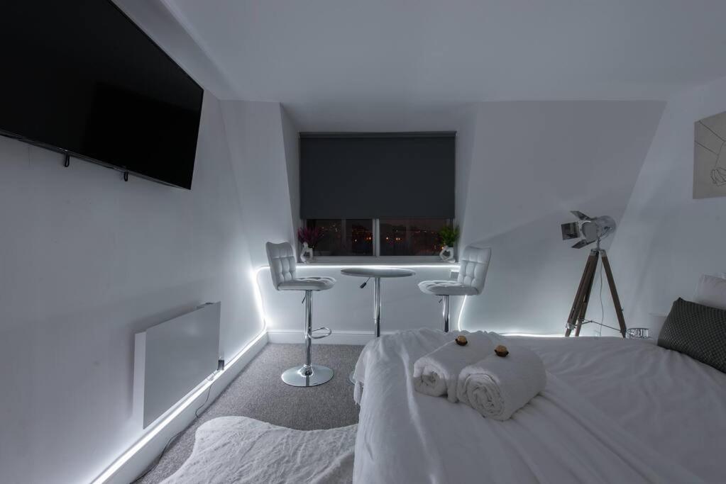Parade Gardens Boutique Apartments- Central, Grade I Listed, 4K Tvs, Hidden Views باث المظهر الخارجي الصورة