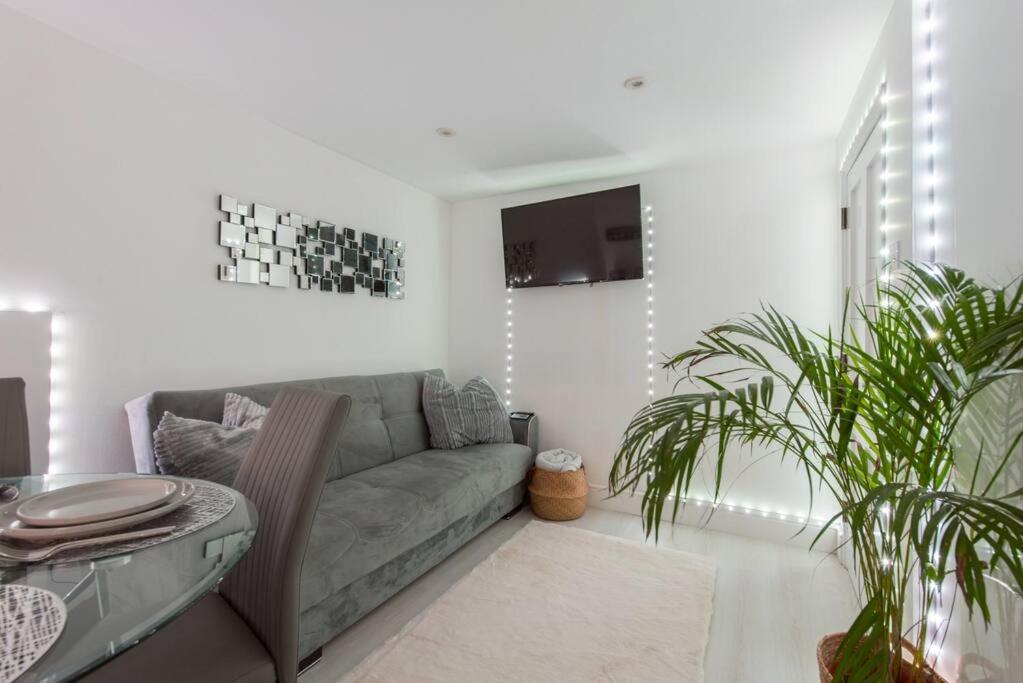 Parade Gardens Boutique Apartments- Central, Grade I Listed, 4K Tvs, Hidden Views باث المظهر الخارجي الصورة
